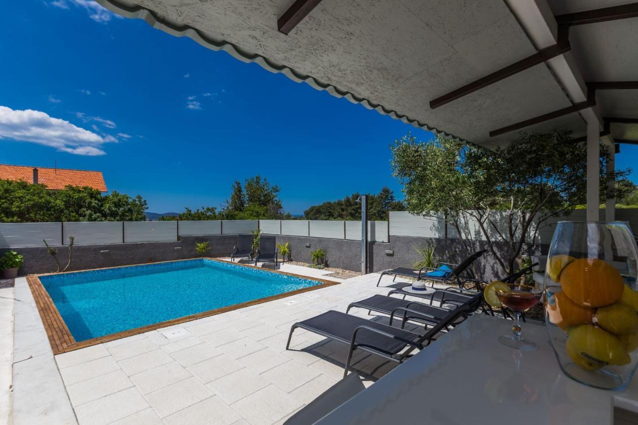Katina Apartment With Private Pool Zadar Zewnętrze zdjęcie